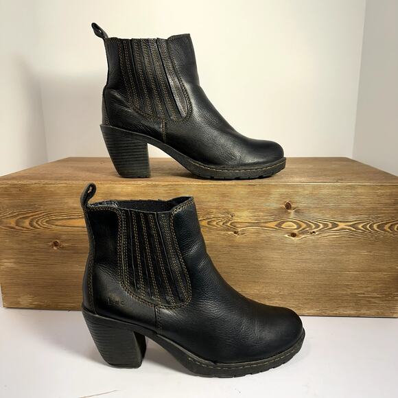 boc Chelsea Heeled Ankle Boots Womens 7 Chunky Leather Lugged Minimalist Comfy - Picture 1 of 9
